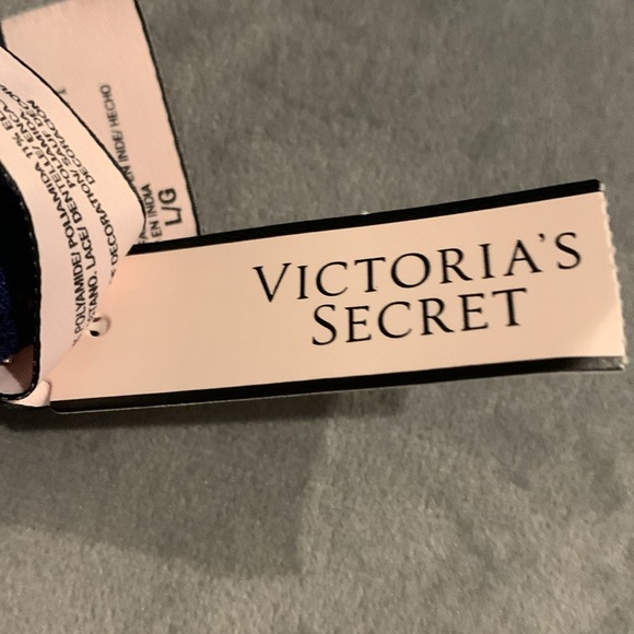 NWT. Victoria  Secret Navy Blue Bralette Size Large. Lace Runs Small - Picture 6 of 6